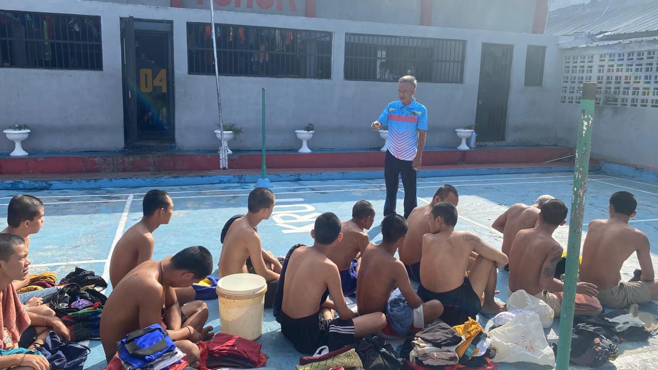 Rutan Krui Gelar Razia Mendadak, Puluhan Pakaian Warga Binaan Dimusnahkan