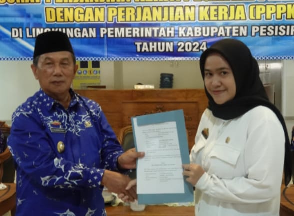 Ratusan PPPK Pesisir Barat Terima Surat Perjanjian Kerja, Bupati Beri Pesan Tegas