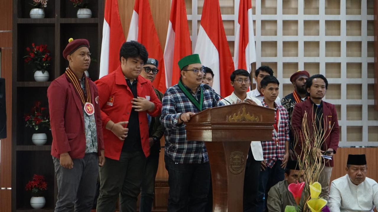 Demokrasi Dikebiri: DPR Dituding Berselingkuh dengan Oligarki