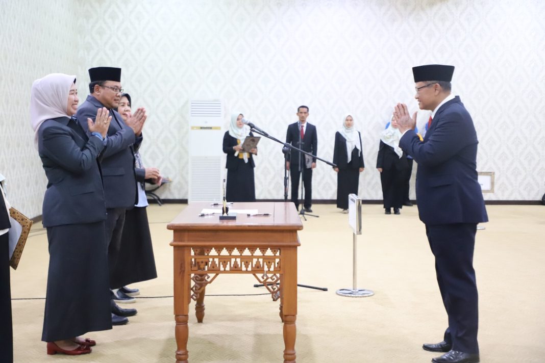 Unila Lantik Dekan Baru FISIP dan FH, Harapkan Inovasi dan Kemajuan