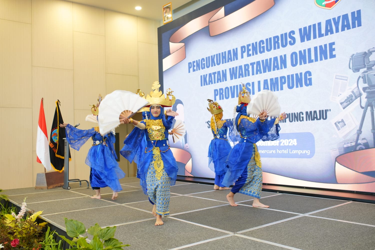 Sanggar Tari MAN 1 Bandar Lampung Tampil Memukau di Pengukuhan PW IWO Lampung