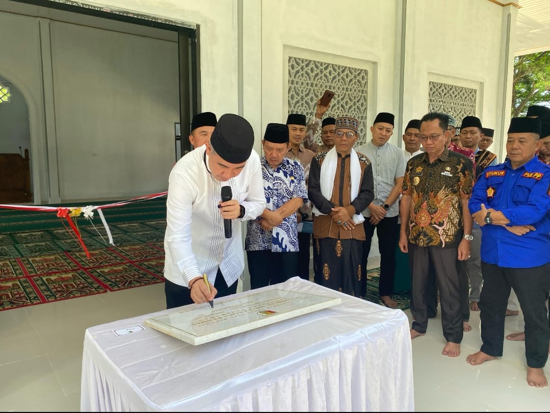 Bupati Dendi Ramadhona Resmikan Masjid Al-Muttaqin Pemkab Pesawaran