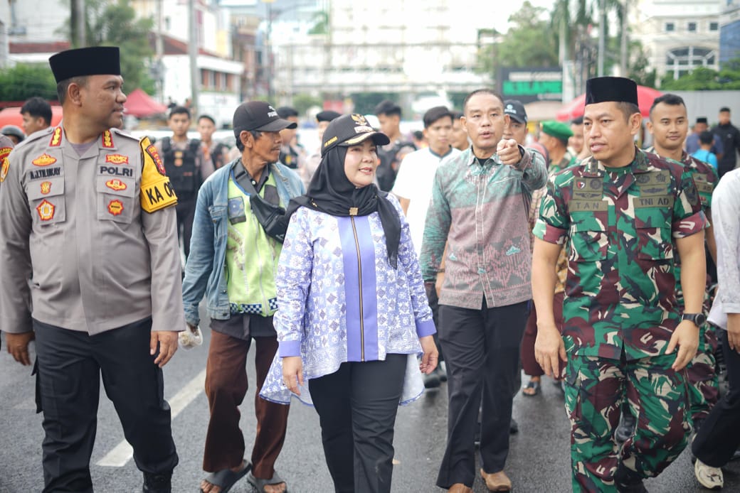 Wali Kota, Kapolresta, dan Dandim Bandar Lampung Kompak Bagikan 6.000 Takjil
