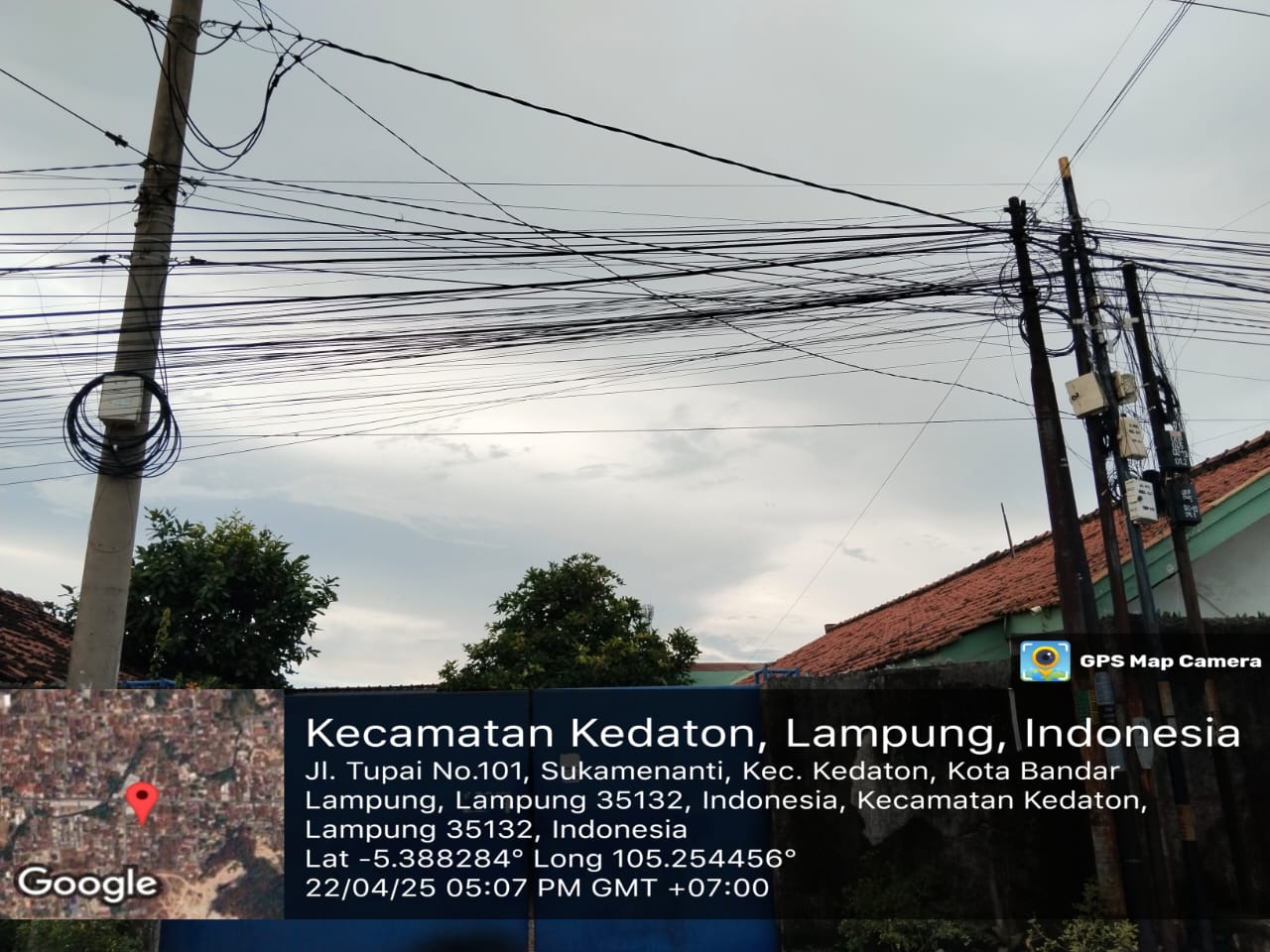 Camat Kedaton Bungkam Soal Dugaan Pembiaran Fiber Optik Semrawut