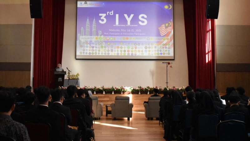 Mahasiswi Unila Sabet Medali Perak pada Ajang Esai Internasional di Malaysia