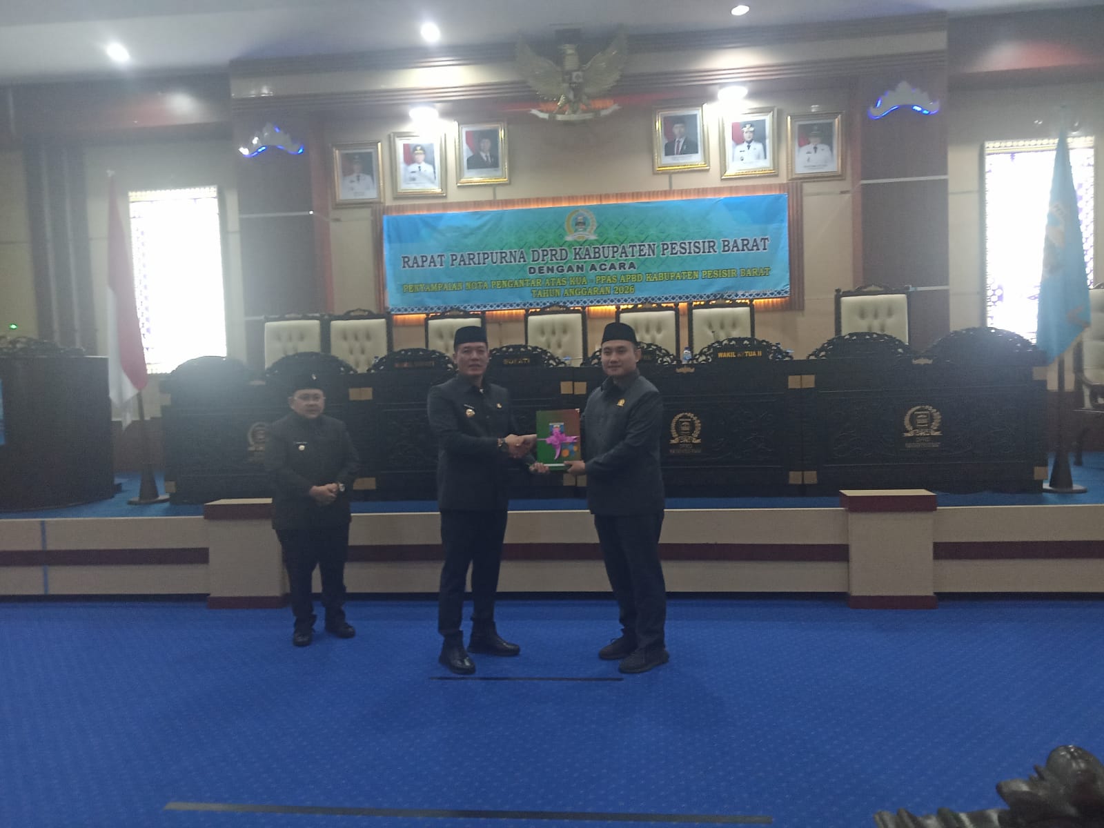 Bupati Pesibar Sampaikan Nota Pengantar KUA-PPAS APBD 2026