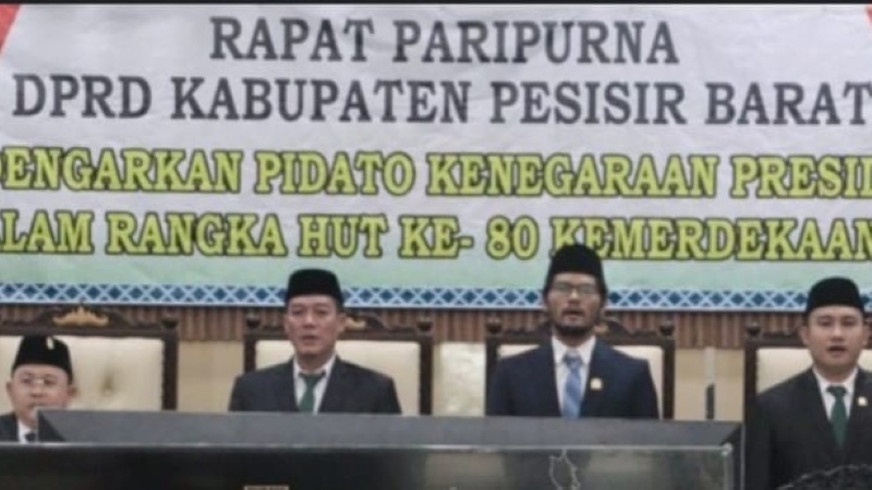 HUT ke-80 RI, DPRD Pesisir Barat Dengarkan Pidato Kenegaraan Presiden