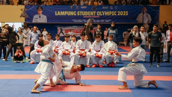 LSO 2025 Cabang Karate Dibuka, Gubernur Mirza Beri Motivasi