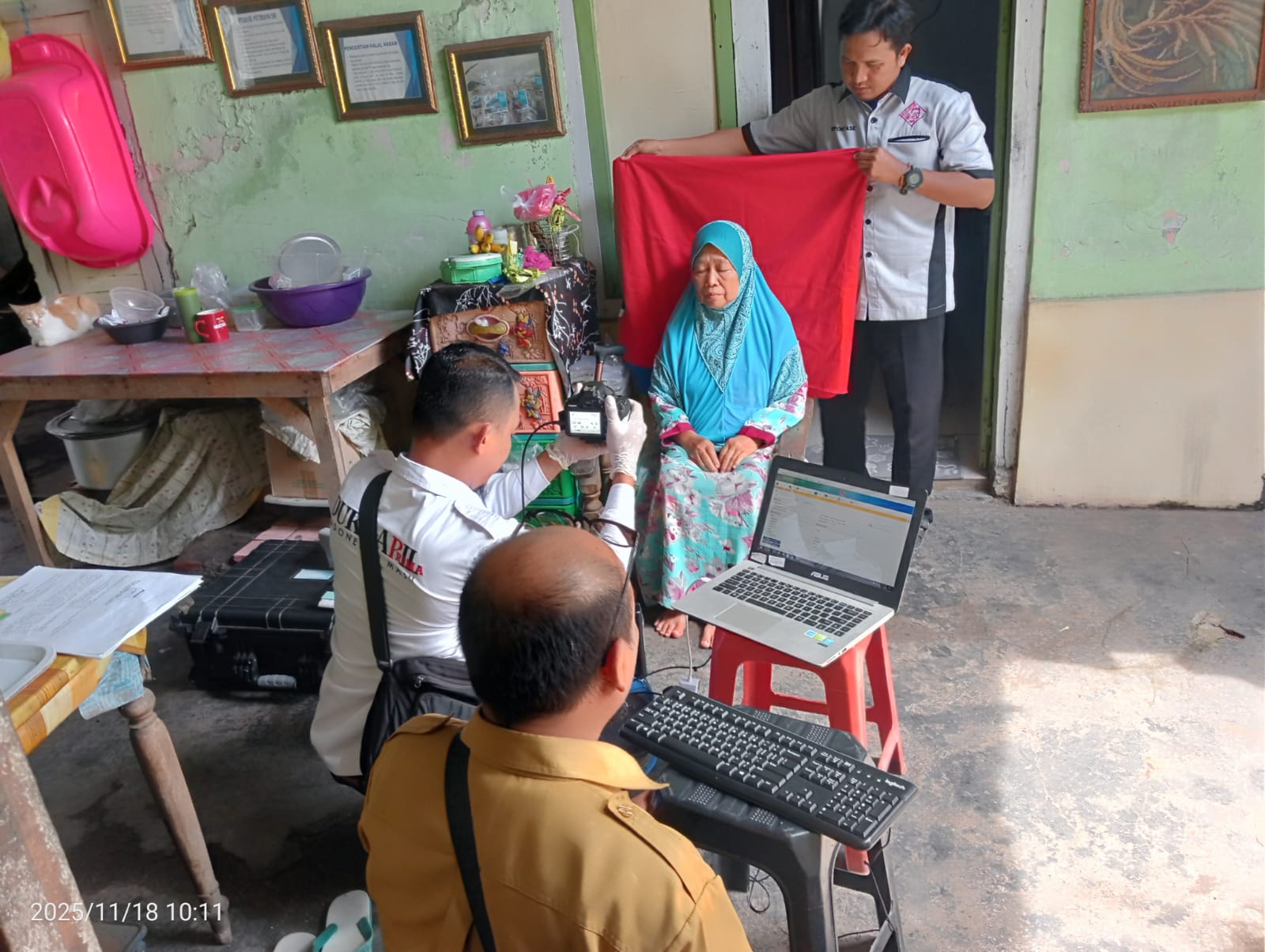 Aksi Cepat AWPR Bantu Lansia, Jemput Bola Perekaman e-KTP untuk Akses BPJS