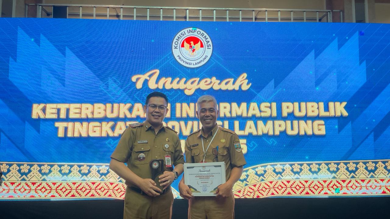 Pemkab Pesisir Barat Raih Penghargaan Kabupaten/Kota Informatif pada Anugerah Keterbukaan Informasi Publik 2025