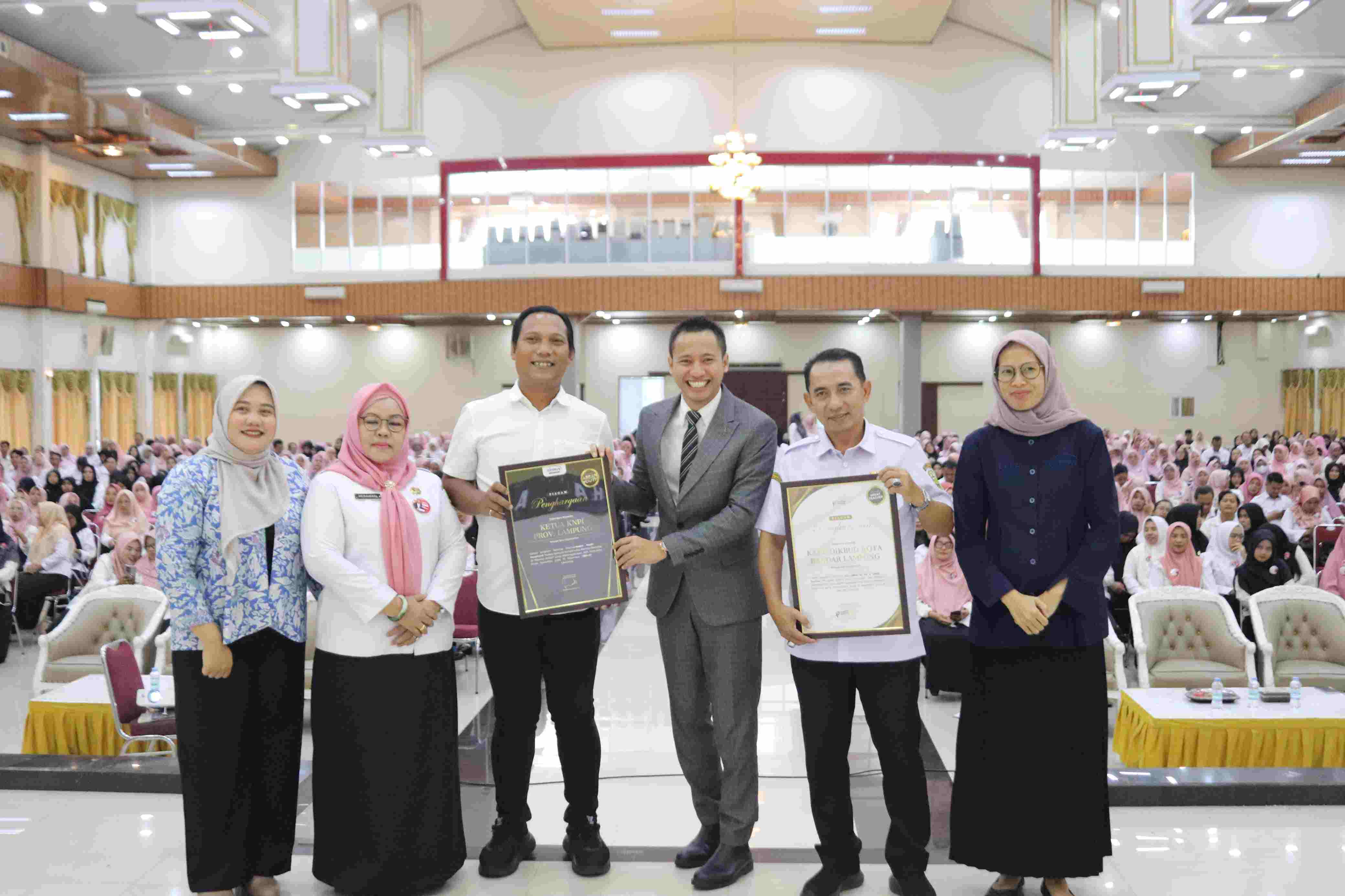 Dukung Peningkatan SDM, KNPI Lampung Diganjar Penghargaan di Acara Teacher Preneur