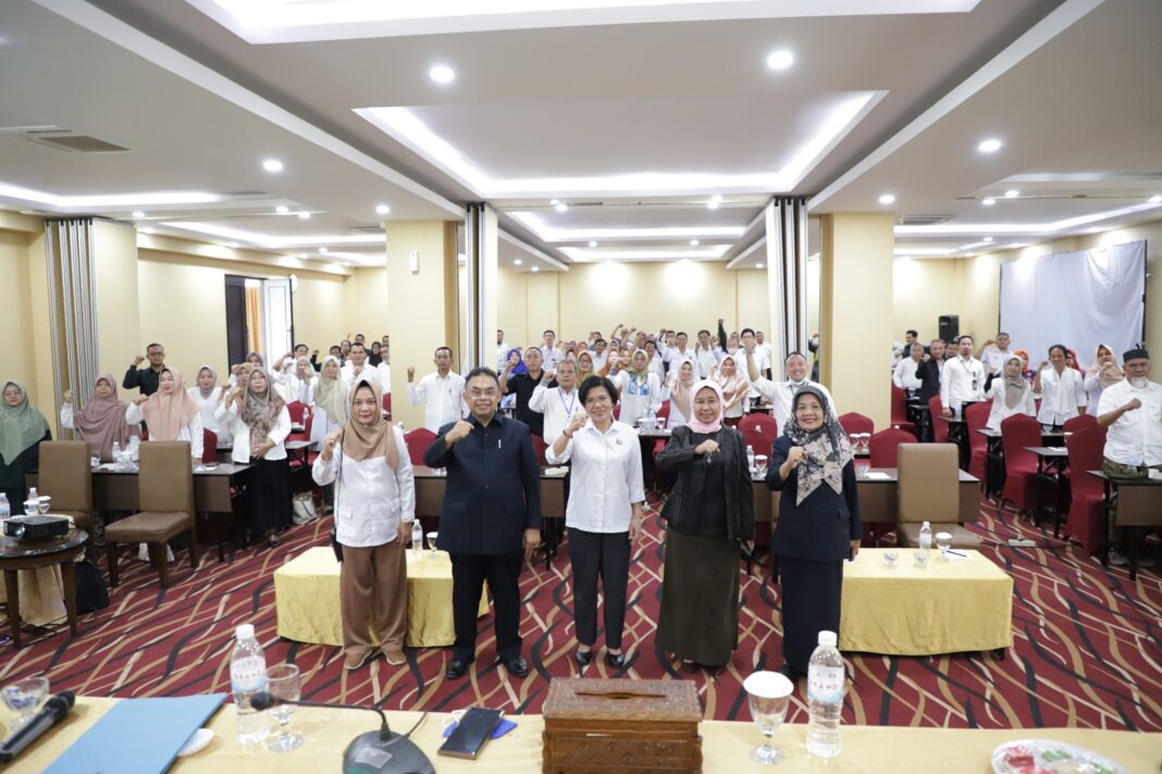 Latih Wawasan Kepemimpinan Tendik, Unila Gaungkan Tagline “Be Strong!”